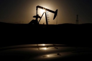 قیمت نفت کاهش یافت/ذخایر سوخت آمریکا رشد کرد