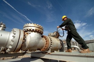 تداوم صادرات گاز ایران با وجود تحریم‌ها/دریافت یورو از عراق