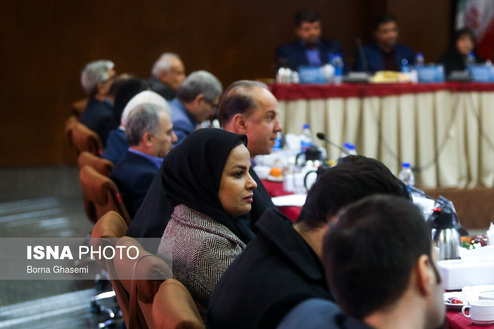 الهه احمدی( عضو تیم ملی تیراندازی) در مجمع عمومی کمیته ملی المپیک