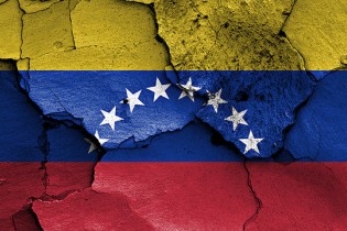 گزینه تحریم نفتی کامل ونزوئلا روی میز ترامپ