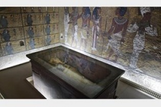 راز لکه های مرموز در آرامگاه فرعون جوان کشف شد