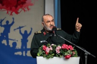 دشمنان تنها به تحقیر ملت ایران می‌اندیشند