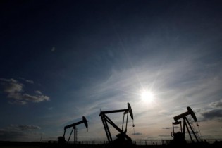 قیمت نفت اندکی رشد کرد/خیز آمریکا برای تصویب نوپک