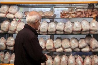 احتکار ۴.۵ تن مرغ منجمد تنظیم بازاری در یک مغازه