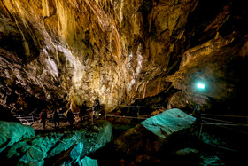 میهمانان نوروزی در بزرگترین غار آبی جهان