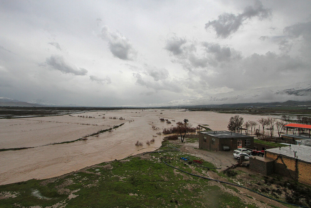 سیلاب در استان لرستان - طغیان رودخانه فصلی شهرستان درود استان لرستان