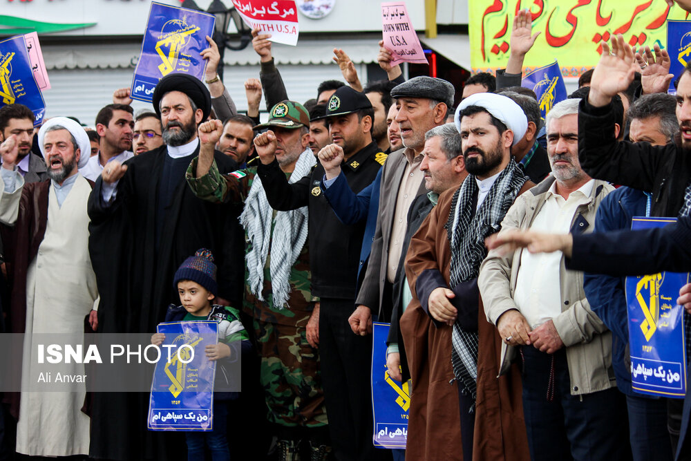 راهپیمایی نمازگزاران جمعه اردبیل در حمایت از سپاه
