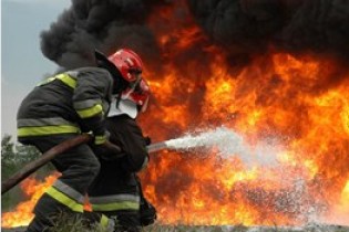 16 مصدوم در آتش سوزی شهرک صنعتی  اراک