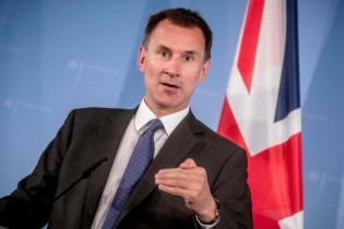 حمایت وزیر خارجه انگلیس از آمریکا در برابر ایران