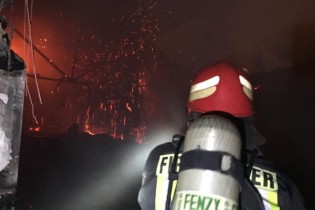 آتش‌سوزی گسترده در سینما بهمن شیراز