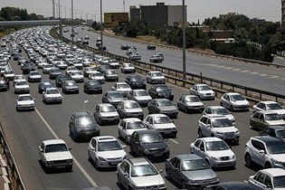 ترافیک سنگین در آزادراه کرج-تهران/ ۹ محور اصلی و فرعی مسدود هستند