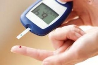 بیماران دیابتی افت قند خون را جدی بگیرند