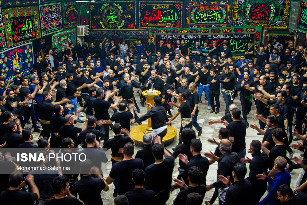 آیین سینه زنی بوشهری در شب عاشورای حسینی
