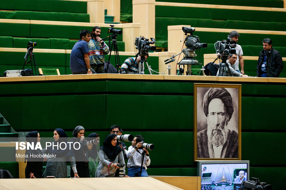 حضور عکاسان و تصویربرداران در صحن علنی مجلس شورای اسلامی