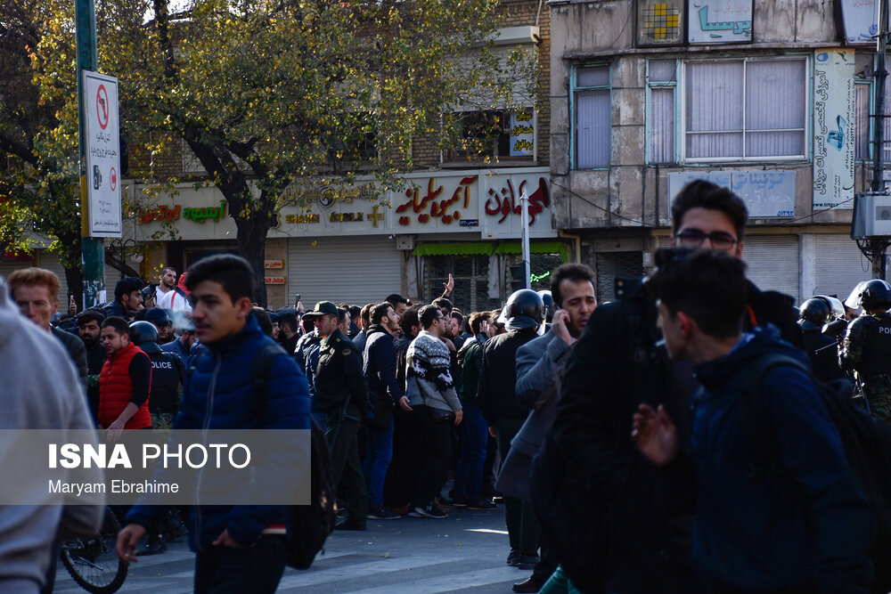 اعتراضات امروز در پی گرانی و سهمیه‌بندی بنزین - تبریز