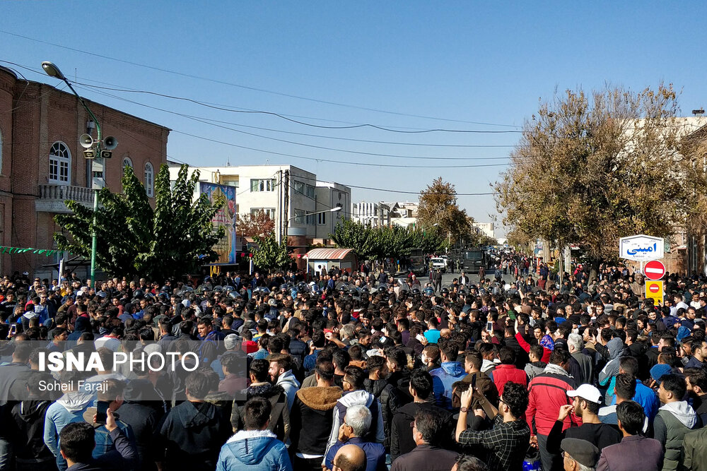 برخی اعتراضات امروز در پی گرانی و سهمیه‌بندی بنزین - ارومیه