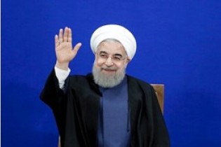 روحانی: روند بازسازی مناطق زلزله‌زده را بررسی خواهیم کرد