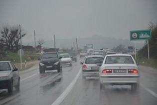 بارش باران در جاده‌های 6 استان کشور