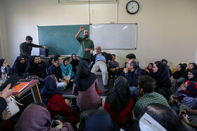 کلاس درس استاد محمدرضا شفیعی کدکنی در دانشگاه تهران