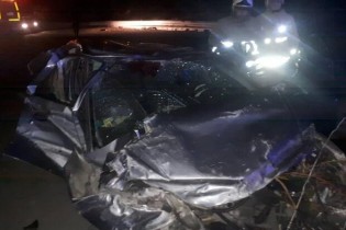 یک فوتی در تصادف شبانه غرب تهران/خودرو ۲۰۶ متلاشی شد