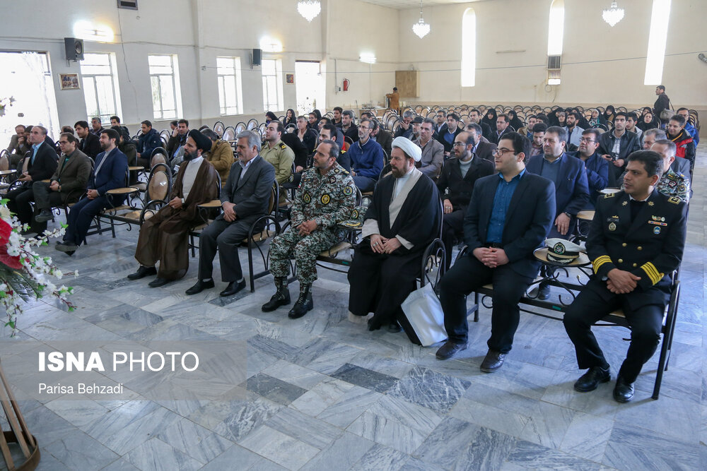 مراسم تجدید میثاق دانشگاهیان استان مرکزی به شهدا در حسینیه گلزار شهدای اراک