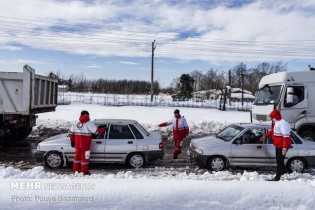 ۴۰ خودرو در استان سمنان امدادرسانی شدند/ تداوم کولاک و برف