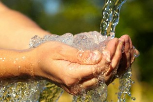 با هر بار شست و شوی دست چقدر آب مصرف می شود؟