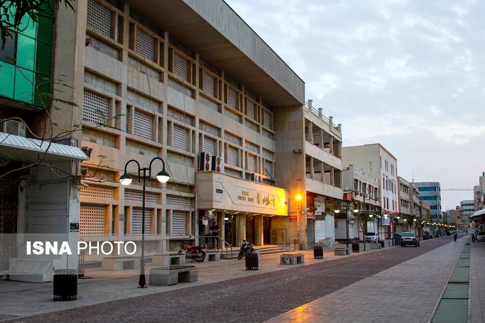 خیابان لیان غربی بوشهر  بعد از بسته شدن بازار جهت عدم انتشار ویروس کرونابوشهر نوروز ۹۹