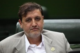 منتخبان مجلس خود را ارزان نفروشند/ روحانی با کلانتری برخورد کند