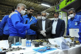 بازدید معاونان وزیر کار از نمایشگاه دستاوردهای خلاقانه کارکنان ایران خودرو