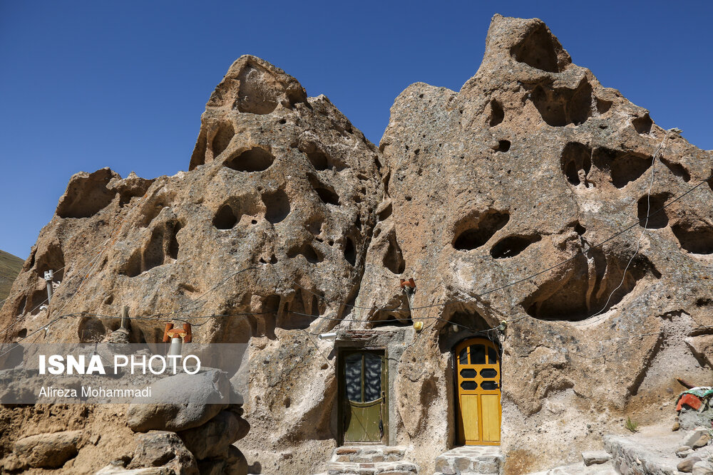 روستای تاریخی و زیبای کندوان در 22 کیلومتری شهر اسکو در 62 کیلومتری شهر تبریز قرار دارد.