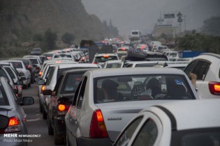 ترافیک سنگین در محورهای منتهی به تهران/ترافیک نیمه سنگین در هراز