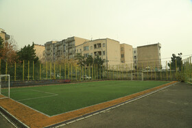 یک زمین فوتبال که در پارک بهار آزادی در فلکه دوم شهران قرار گرفته است.