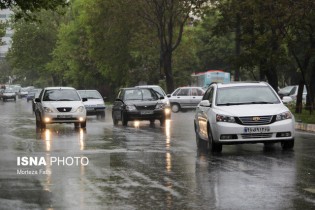جاده ‌های ١٠ استان بارانی/ ترافیک نیمه سنگین در ورودی‌ پایتخت