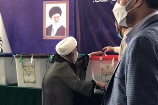 جنتی رای خود را به صندوق انداخت