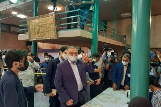 «علیرضا زاکانی» در حسینیه جماران رأی خود را به صندوق انداخت