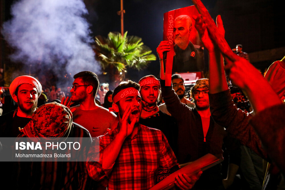جشن مردم تهران پس از حملات مقاومت به رژیم صهیونیستی