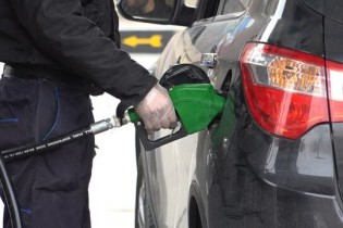 سهمیه بنزین ۱۵۰۰ تومانی تغییری نکرده است