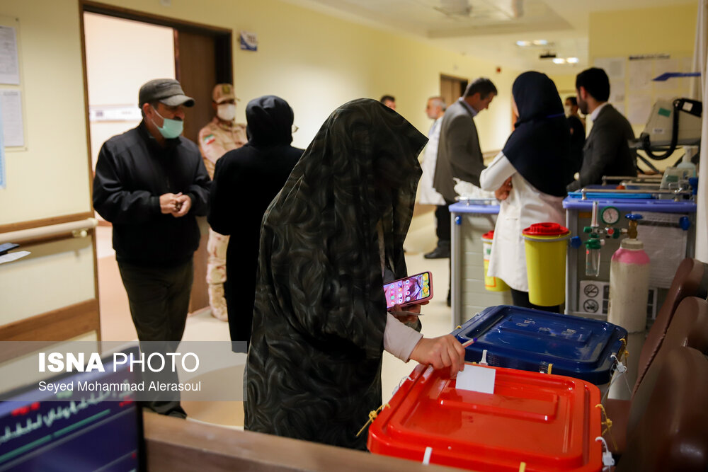 صندوق سیار انتخابات در بیمارستان امام رضا (ع) مشهد