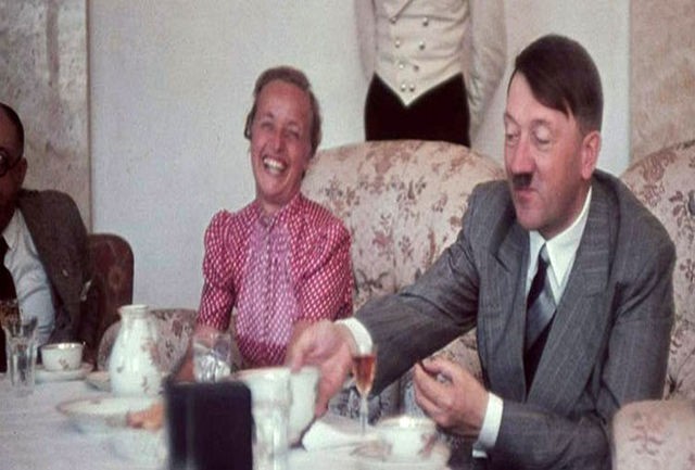 عکس هیتلر و همسرش یکی از 20 تصویر شگفت انگیز تاریخ