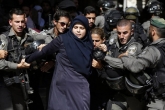 تصاویر/ ورود پلیس اسرائیل به مسجدالاقصی  <img src="/images/picture_icon.gif" width="16" height="13" border="0" align="top">