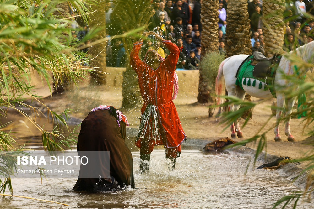 اجرای تعزیه امام حسین (ع) در روستای تاریخی اریسمان شهرستان نطنز استان اصفهان