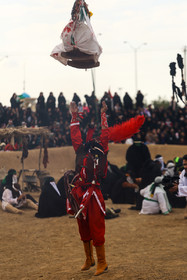 اجرای تعزیه امام حسین (ع) در روستای تاریخی اریسمان شهرستان نطنز استان اصفهان