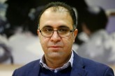 اینکه می‌گویند کسری بودجه نداریم، سیاسی‌کاری است