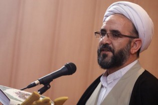 برخی نامزدهای مجلس با توزیع پول و شام و ناهار به شعور مردم توهین می‌کنند