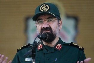 مجمع تشخیص مصلحت نظام زیر بار هیچ قرارداد ننگینی نمی‌رود/ با استخاره نجنگیدیم