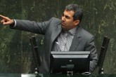 پورابراهیمی: بیش از ۲۰ میلیارد دلار منابع ارزی در خانه‌هاست