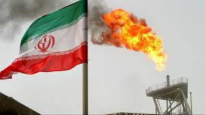 قدرت تولید و انتقال فراورده‌های نفتی را داریم/ صادرکننده گازوییل و بنزین هستیم