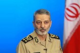 فرمانده کل ارتش: توان پهپادی ارتش، برگ برنده نیروهای مسلح است