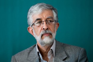 هشدار حداد عادل به نیروهای انقلاب: صرفا از رئیسی پشتیبانی شود